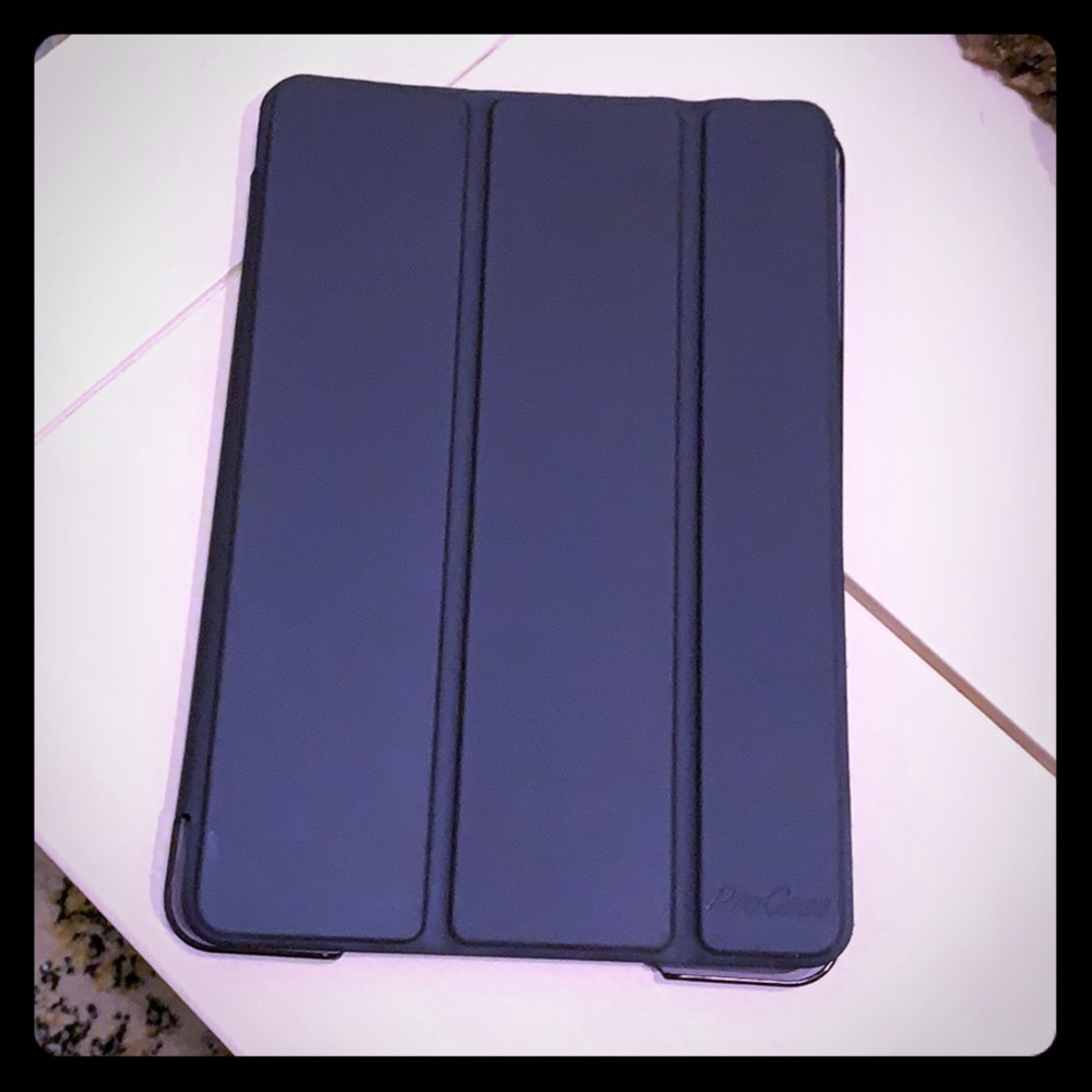 Lightly used iPad mini2 case